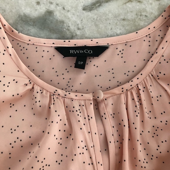 --RW&Co bell sleeve top - Picture 4 of 4